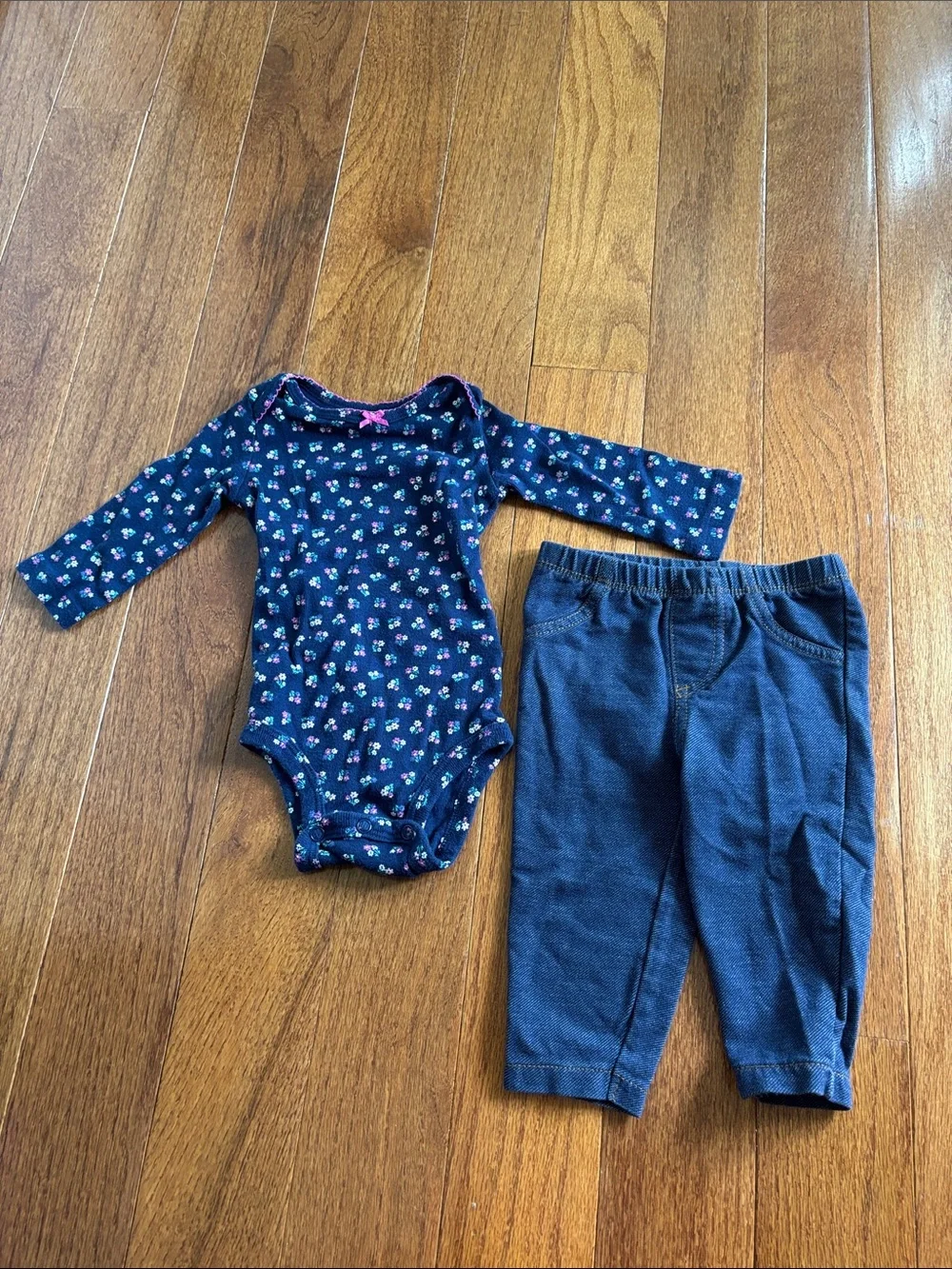 Navy Floral Long-Sleeve Bodysuit & Navy Leggings Set - Kids